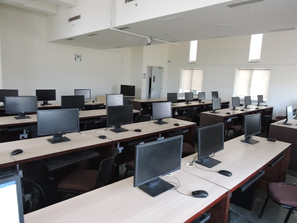 Indian Institute of Public Health Gandhinagar Classroom/ Labs & Library photo 18