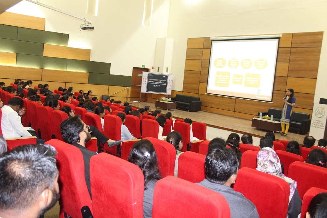 Indian Institute of Public Health Gandhinagar Classroom/ Labs & Library photo 21