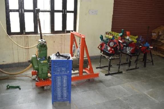 Government Engineering college Banswara Laboratory photo 9