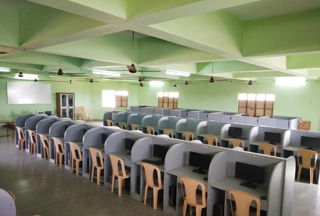 IQRA BCA College Bharuch Computer Lab photo 3