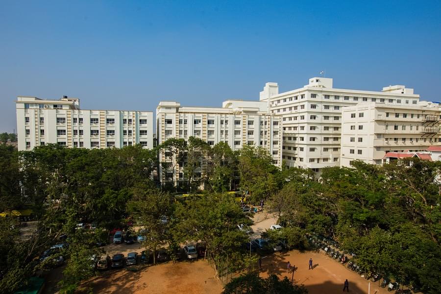 SRM University Ramapuram Academic Building photo 4