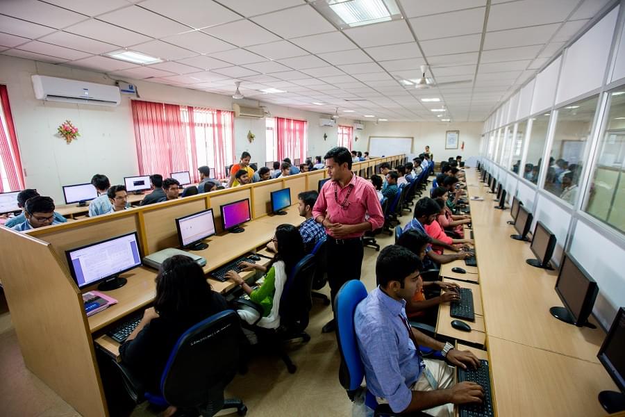 SRM University Ramapuram Engineering Department photo 9