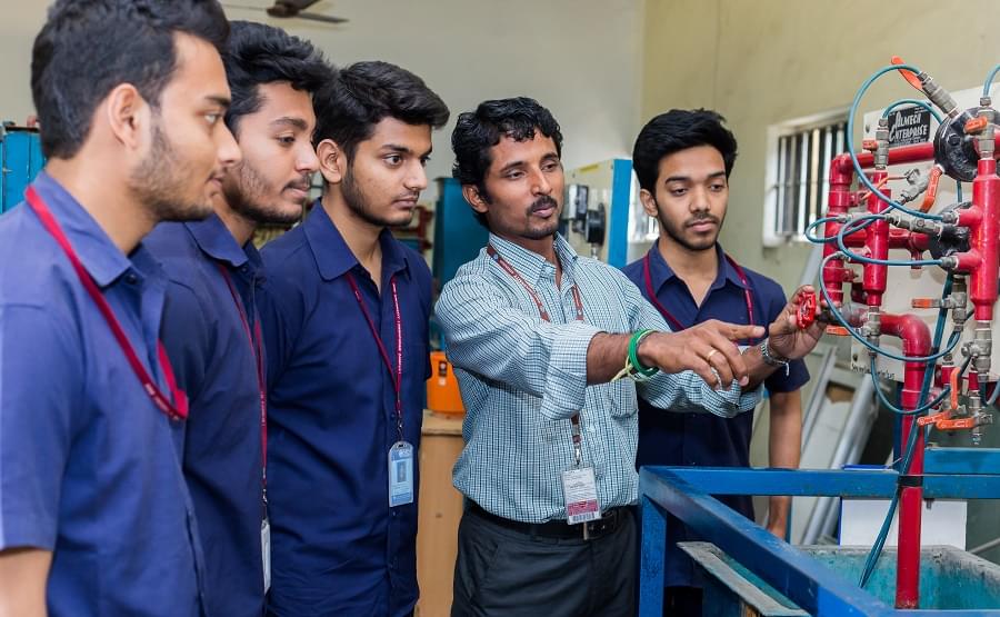 SRM University Ramapuram Engineering Department photo 13