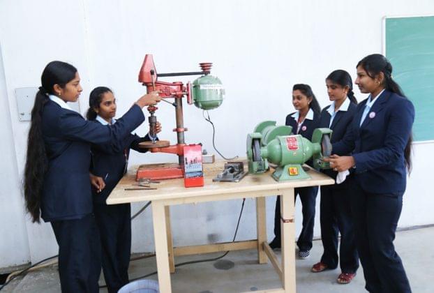 Bharathiyar Institute of Engineering for Women Salem Laboratories photo 10