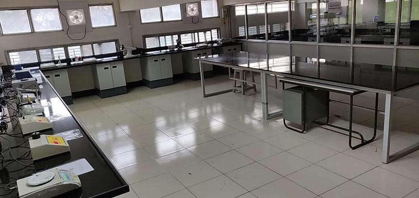 K. K. Wagh College of Pharmacy Nashik Laboratory photo 8