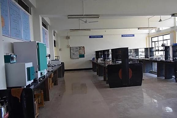 K. K. Wagh College of Pharmacy Nashik Laboratory photo 1