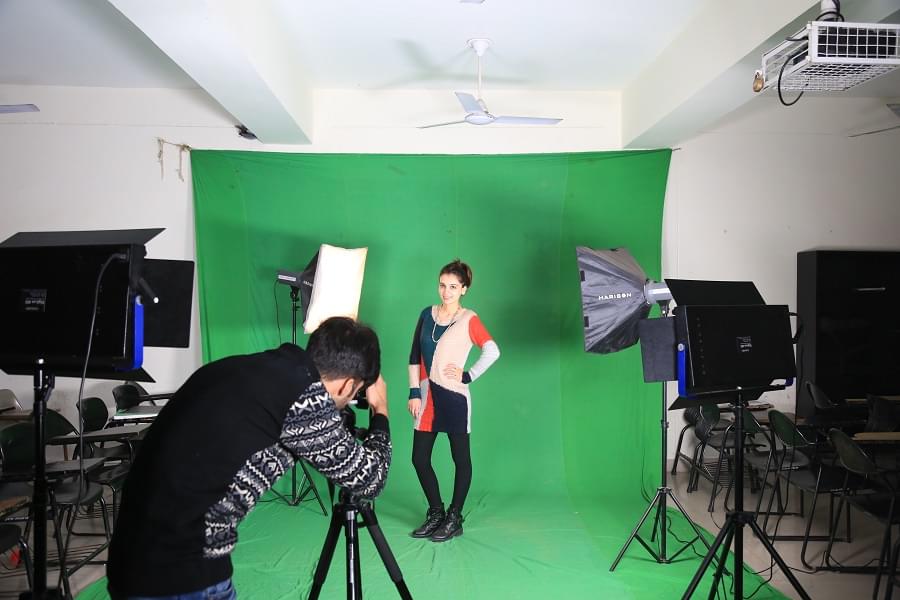 LPU Practical Training & Labs photo 10