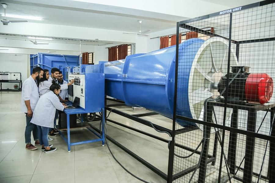 LPU Practical Training & Labs photo 14