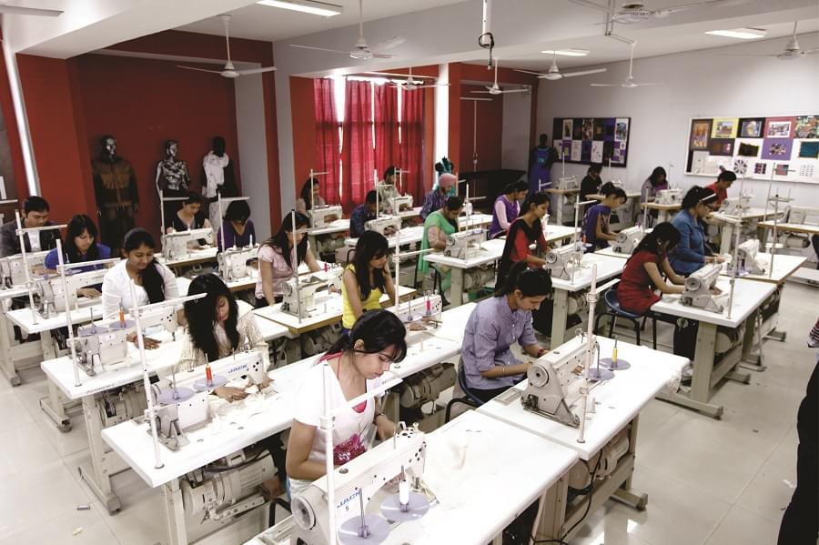 LPU Practical Training & Labs photo 15