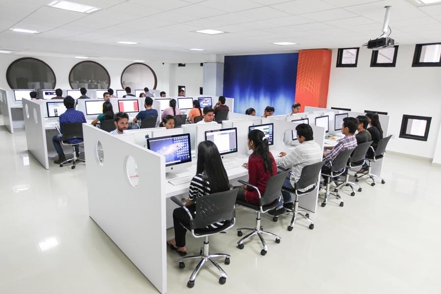 LPU Practical Training & Labs photo 20