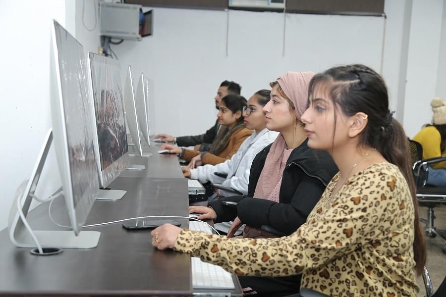 LPU Practical Training & Labs photo 24