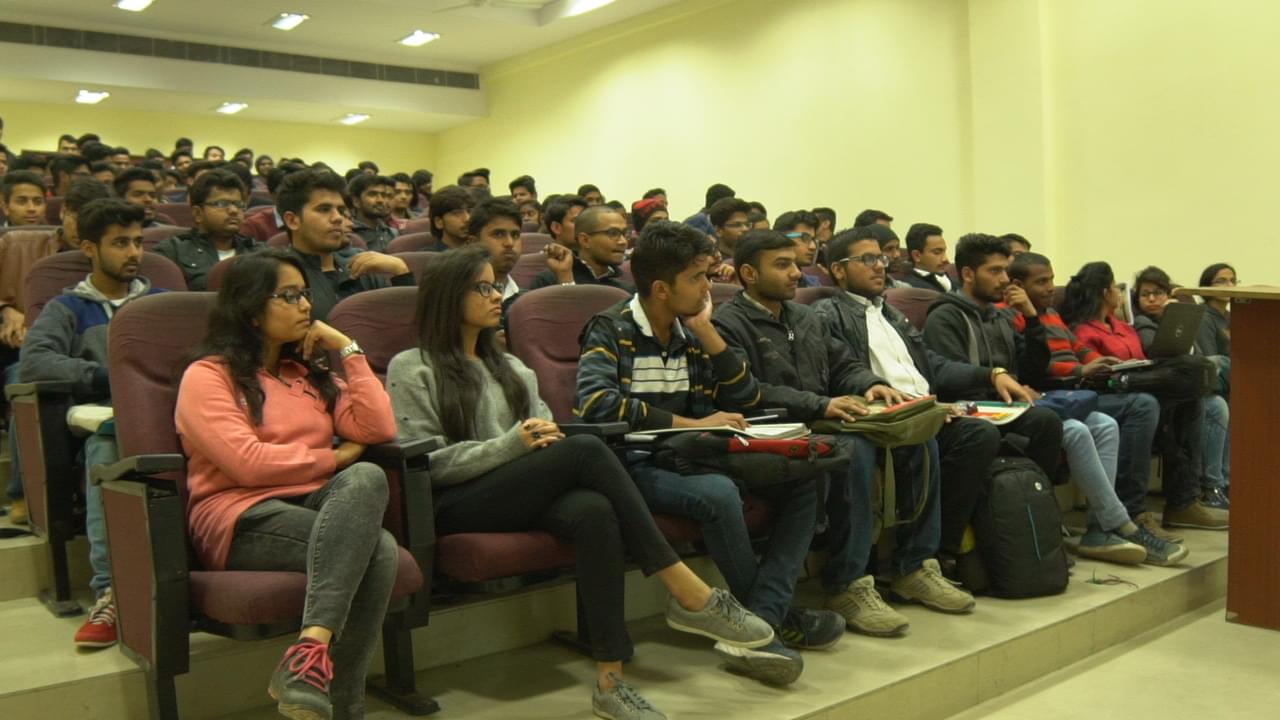 Galgotias University, School of Biosciences and Technology Greater Noida Academic Classrooms photo 11