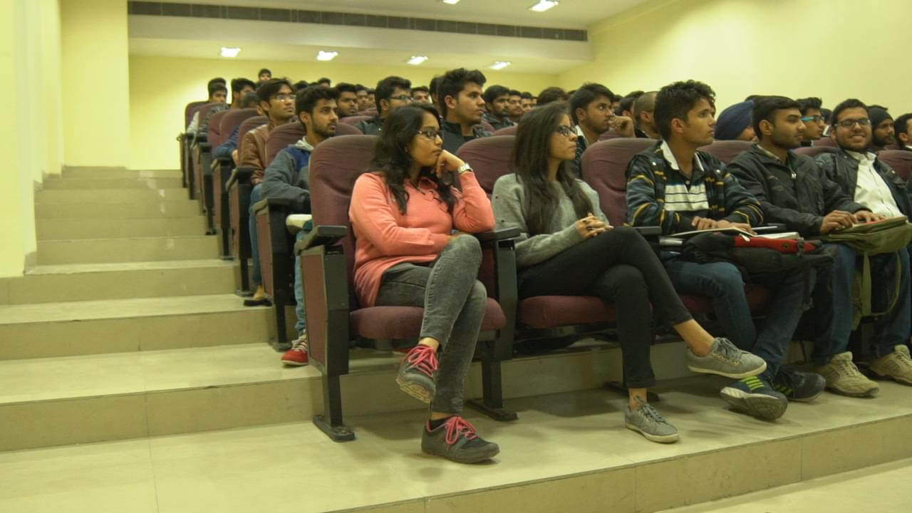 Galgotias University, School of Biosciences and Technology Greater Noida Academic Classrooms photo 12