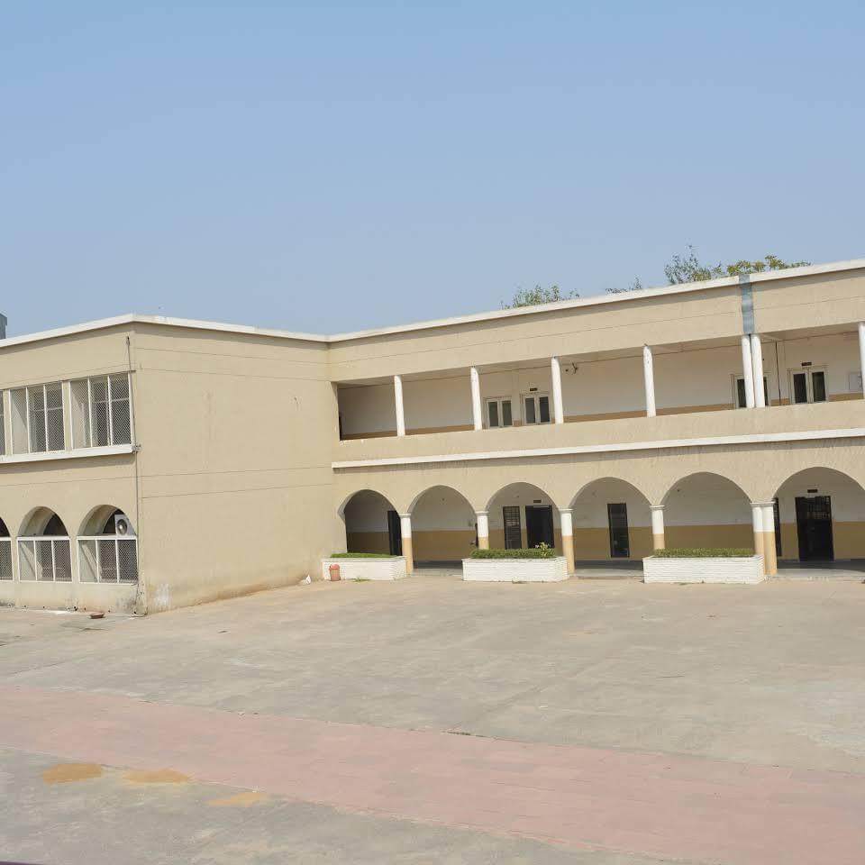 University Institute of Law and Management Studies Gurgaon Campus photo 7