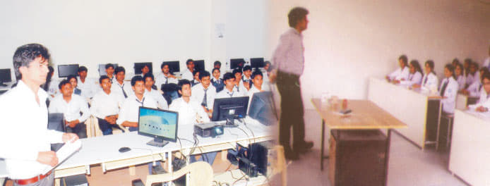 Varanasi College of Pharmacy Labs photo 2