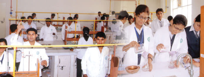 Varanasi College of Pharmacy Labs photo 4