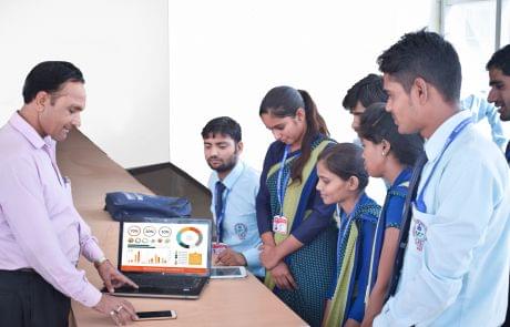 Shyam University Dausa Classroom photo 2