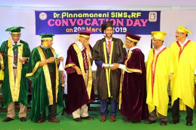 Dr. Pinnamaneni Siddhartha Institute of Medical Sciences & Research Foundation Vijayawada Convocation photo 16