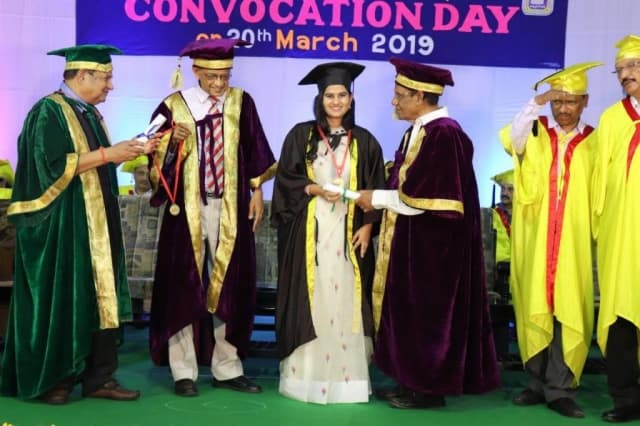Dr. Pinnamaneni Siddhartha Institute of Medical Sciences & Research Foundation Vijayawada Convocation photo 17