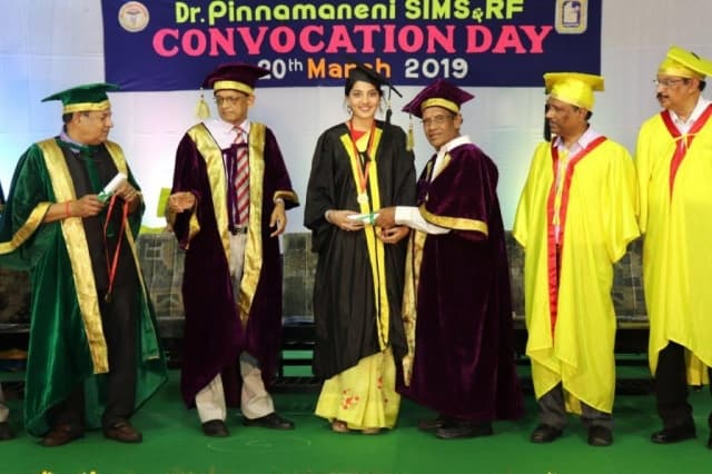 Dr. Pinnamaneni Siddhartha Institute of Medical Sciences & Research Foundation Vijayawada Convocation photo 18