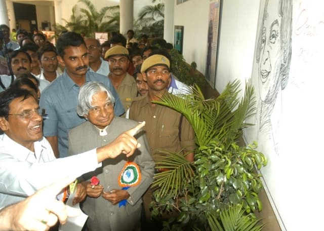 Dr. Pinnamaneni Siddhartha Institute of Medical Sciences & Research Foundation Vijayawada Dr.A P J Abdul Kalam Visit photo 4