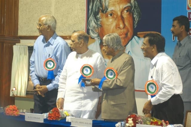 Dr. Pinnamaneni Siddhartha Institute of Medical Sciences & Research Foundation Vijayawada Dr.A P J Abdul Kalam Visit photo 9