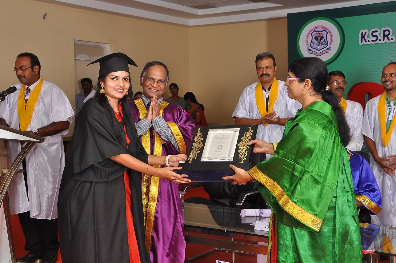 K.S.R. Institute of Dental Science and Research Tiruchengodu Graduation ceremony photo 5