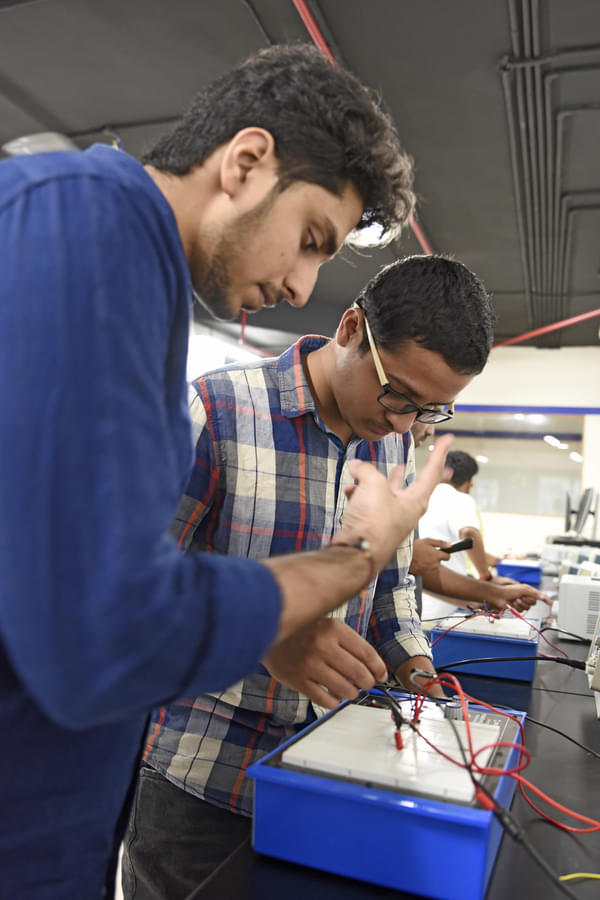 MAHINDRA University Laboratory photo 3