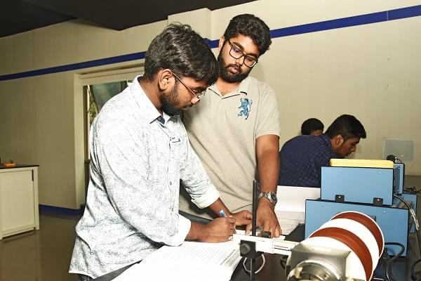 MAHINDRA University Laboratory photo 18