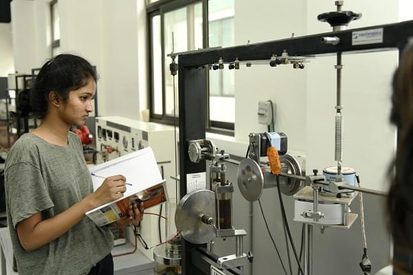 MAHINDRA University Laboratory photo 39