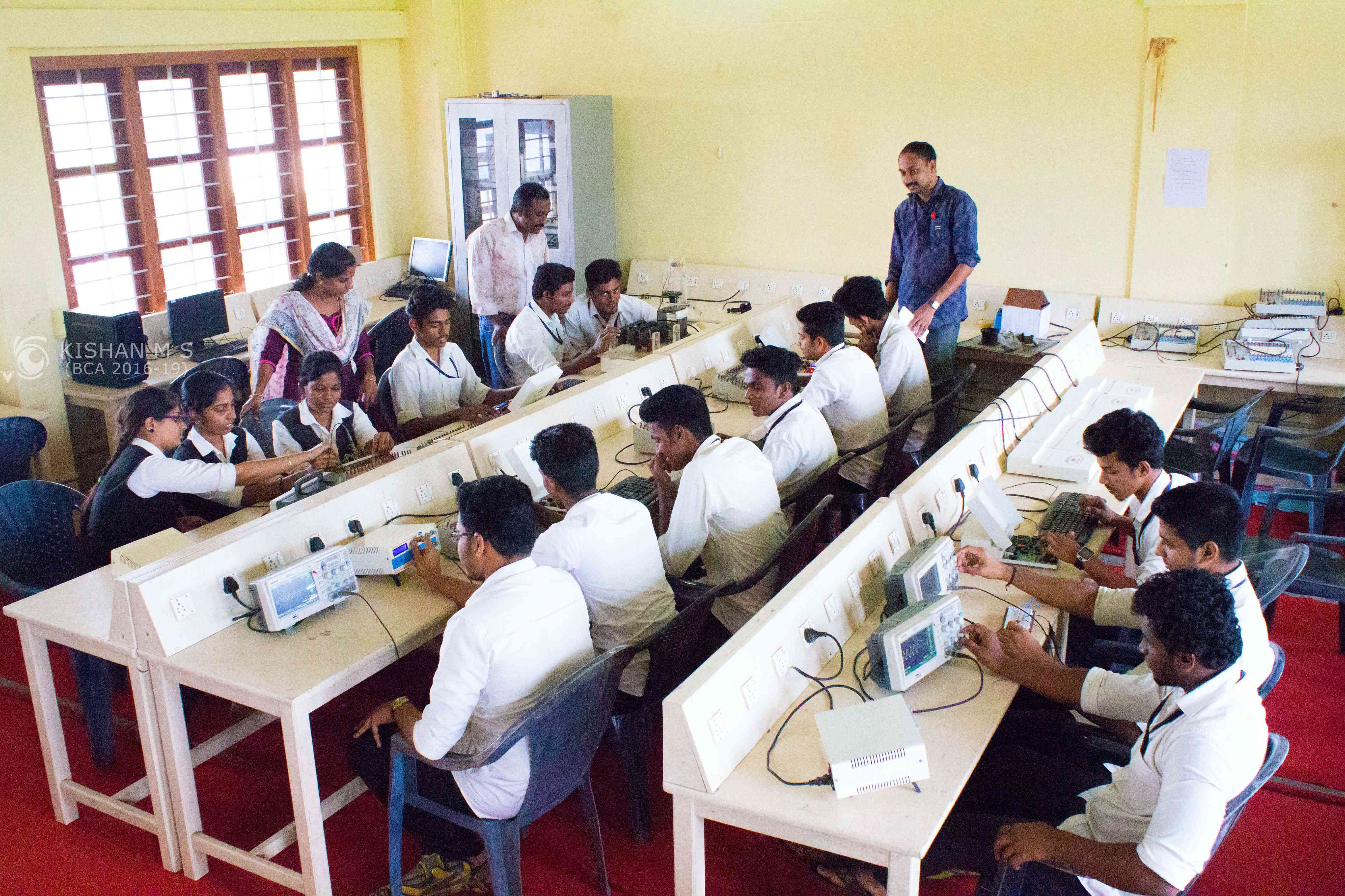 Swamy Saswathikananda College Poothotta Kochi Campus photo 10