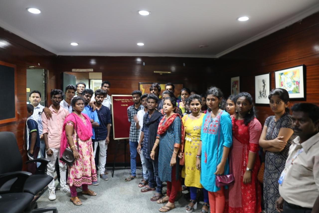 Meenakshi College of Engineering Chennai  Library photo 4