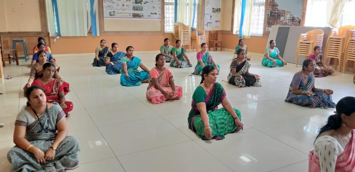 Meenakshi College of Engineering Chennai  Library photo 5