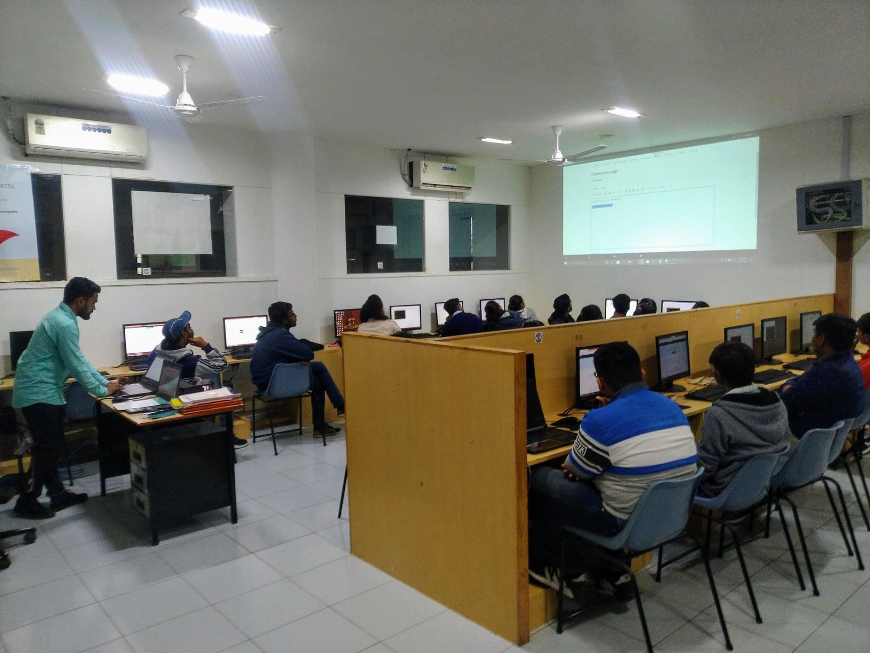 RK University, School of Engineering Rajkot Students Workshop photo 1