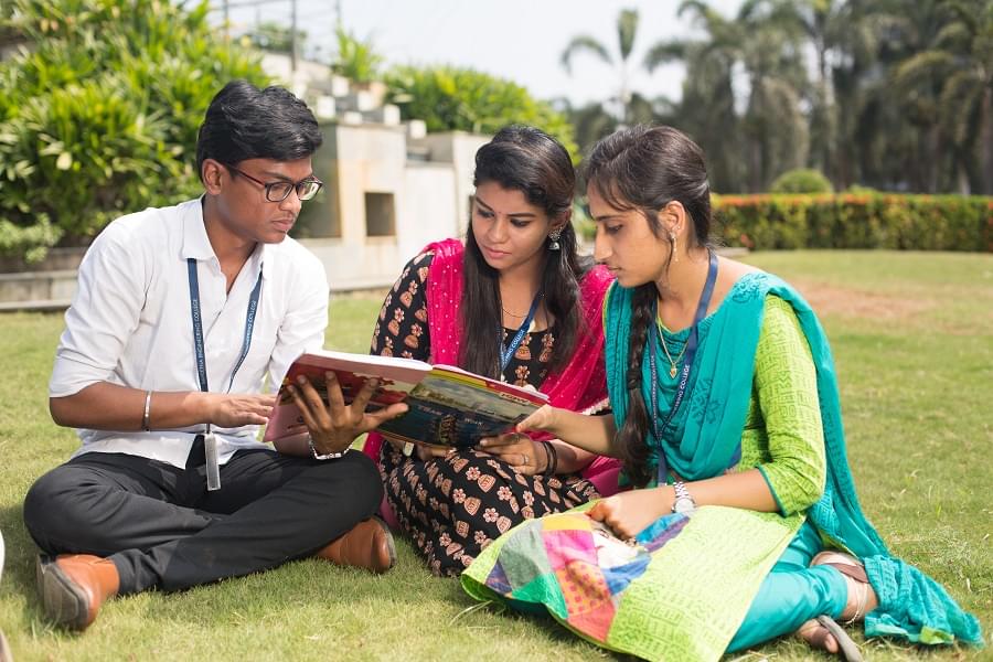 Saveetha Engineering College Chennai Campus & Facilities photo 4