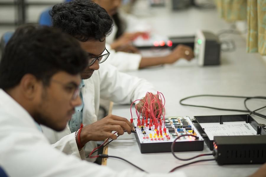 Saveetha Engineering College Chennai Campus & Facilities photo 8