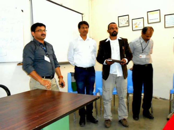 Shri Vaishnav Vidyapeeth Vishwavidyalaya Industrial Visit photo 3