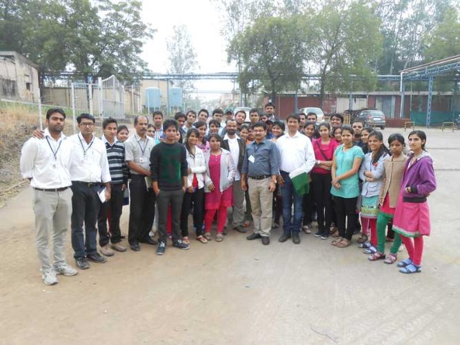 Shri Vaishnav Vidyapeeth Vishwavidyalaya Industrial Visit photo 5