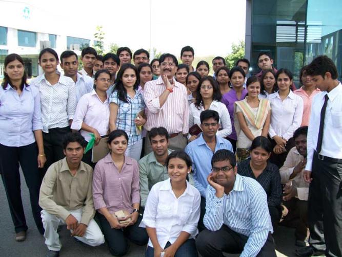 Shri Vaishnav Vidyapeeth Vishwavidyalaya Industrial Visit photo 9