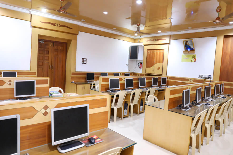 St Mary's College Thrissur Campus Building photo 8