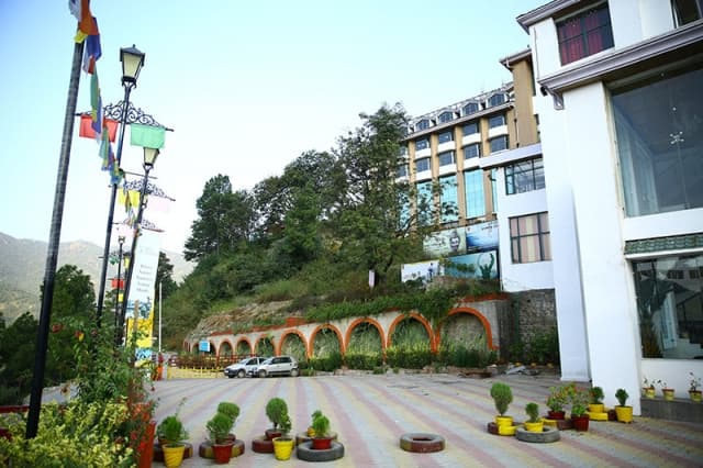 APG Shimla University Academic Building photo 4