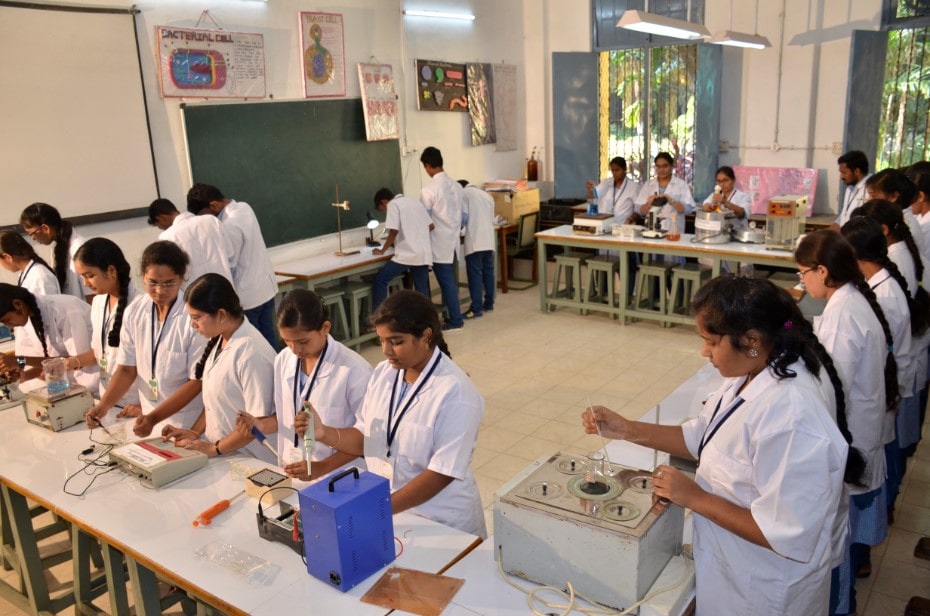 Government College (Autonomous) Rajahmundhry Laboratories photo 2