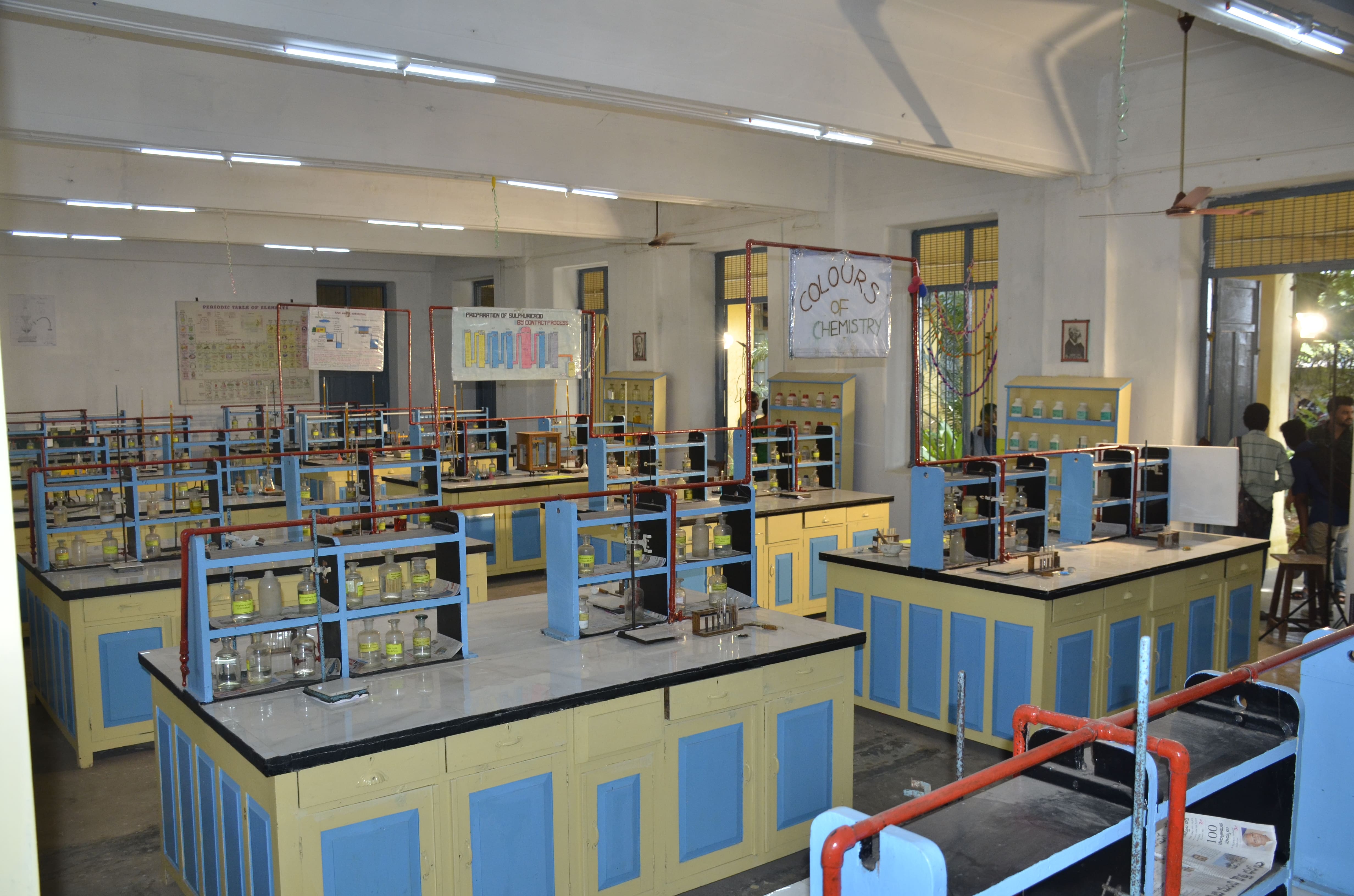 Government College (Autonomous) Rajahmundhry Laboratories photo 8