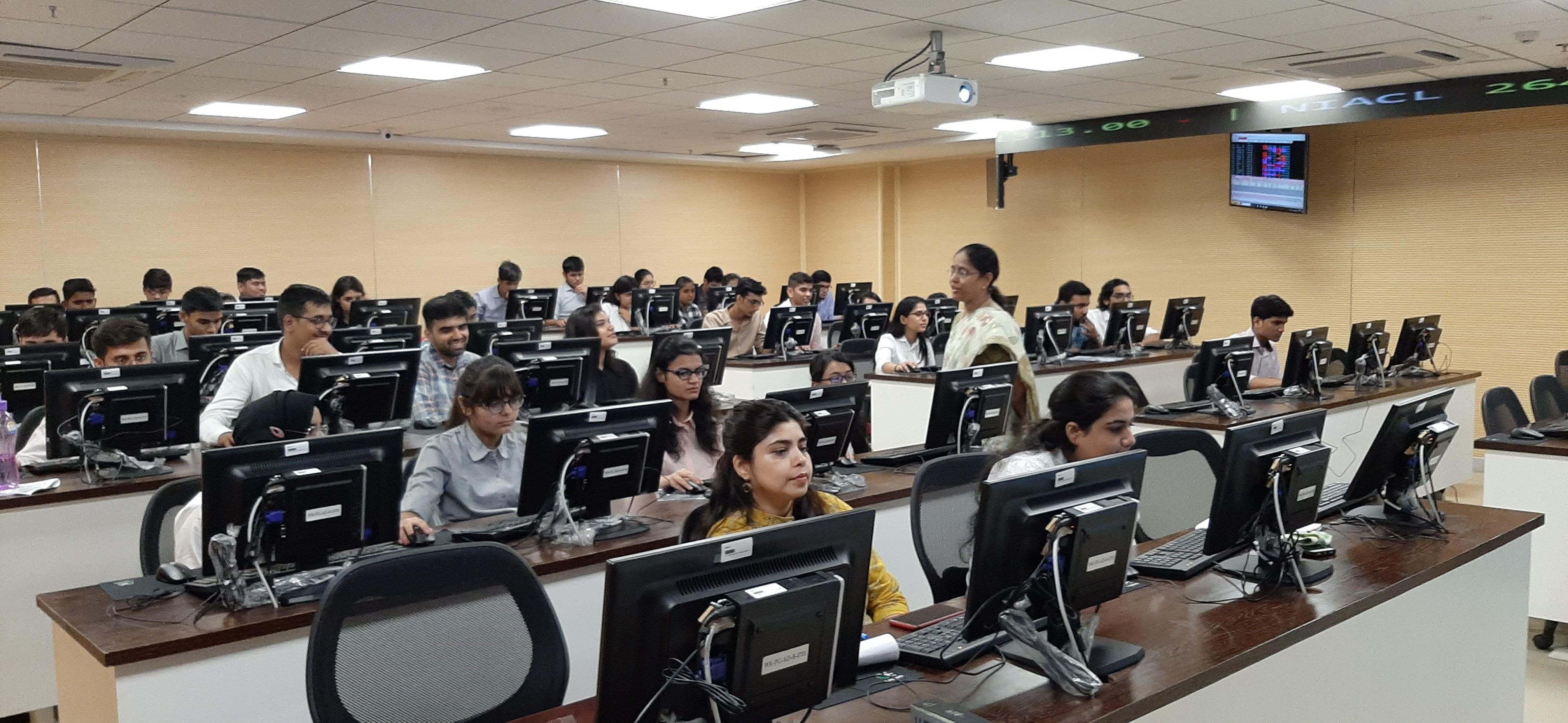 HR College of Commerce and Economics Mumbai Campus photo 11