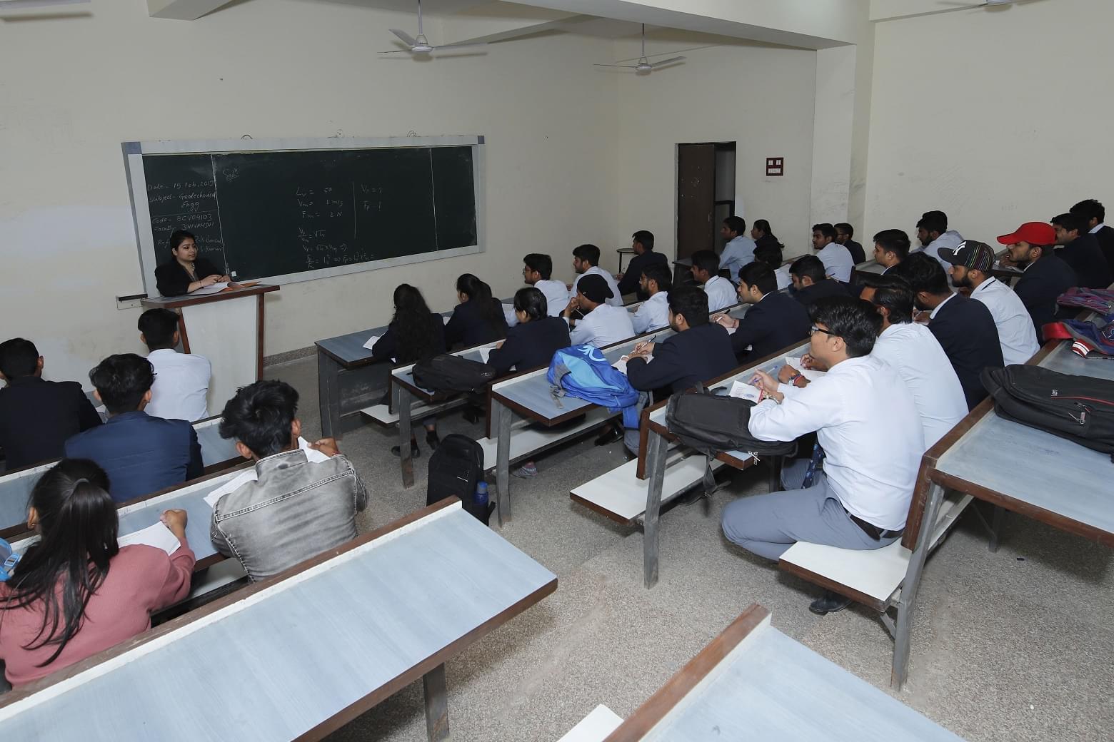 Poornima University Jaipur Classroom photo 6