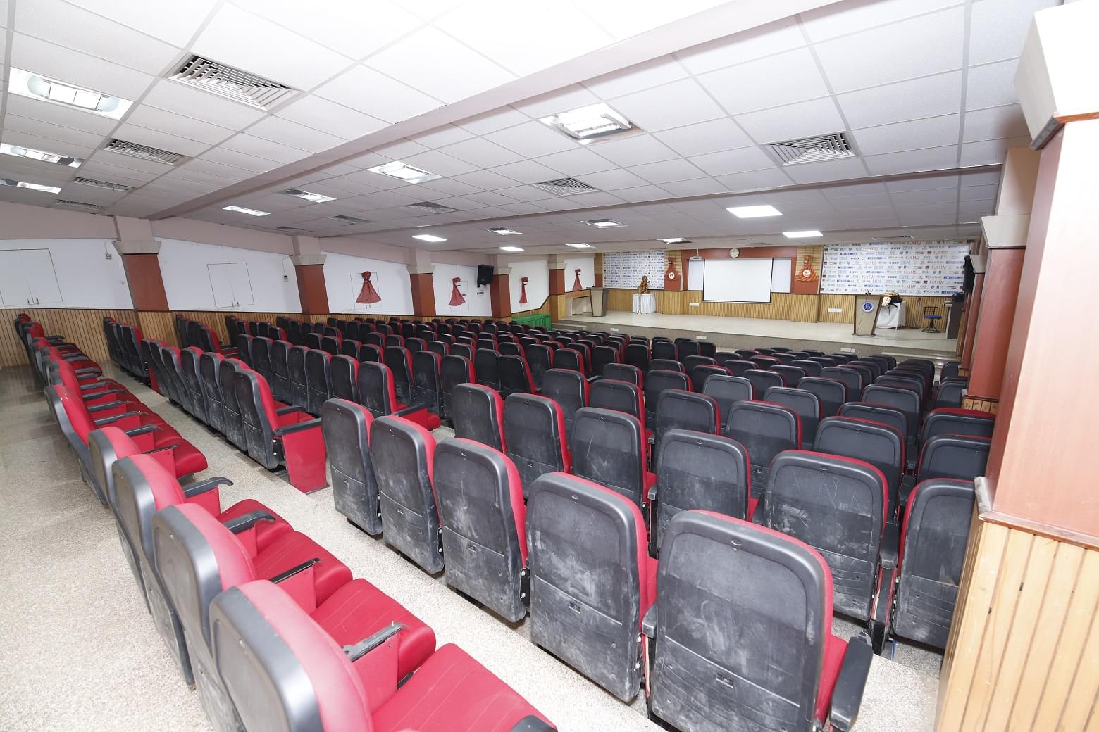 Poornima University Jaipur Seminar Hall photo 2