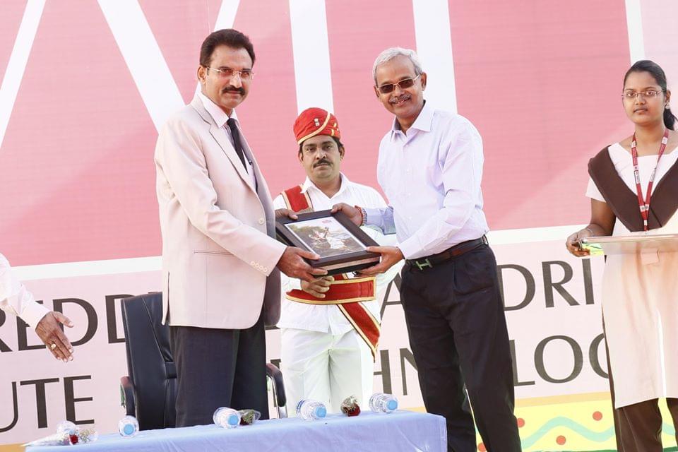 VVITUGuntur  USA photo 10