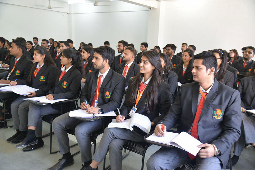 Jaipur National University Classroom photo 10