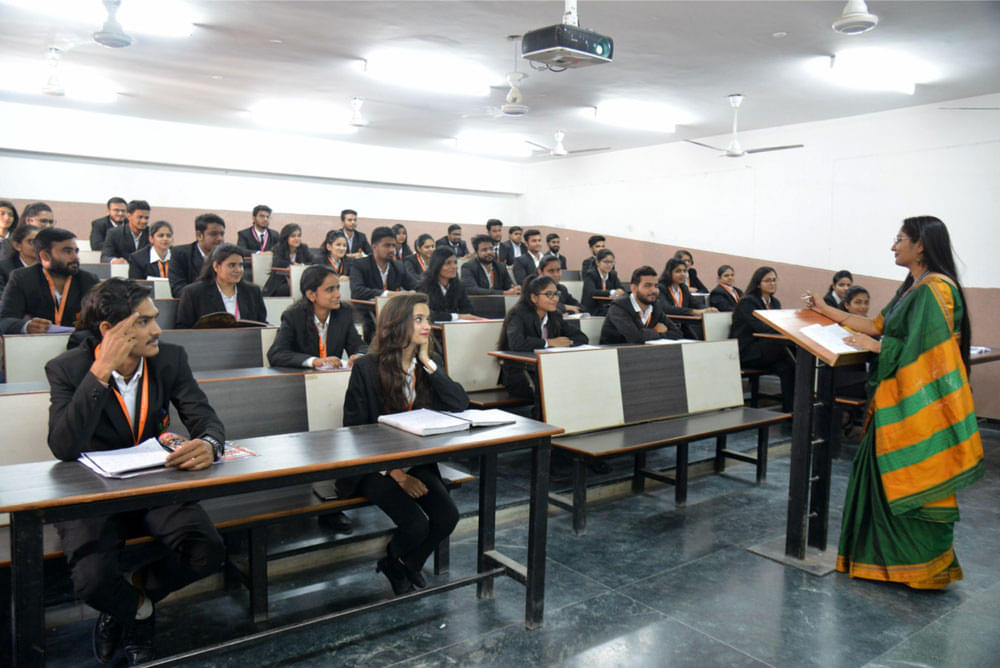 Jaipur National University Classroom photo 8