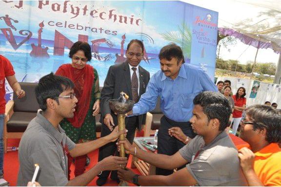 LJ University Sports photo 4